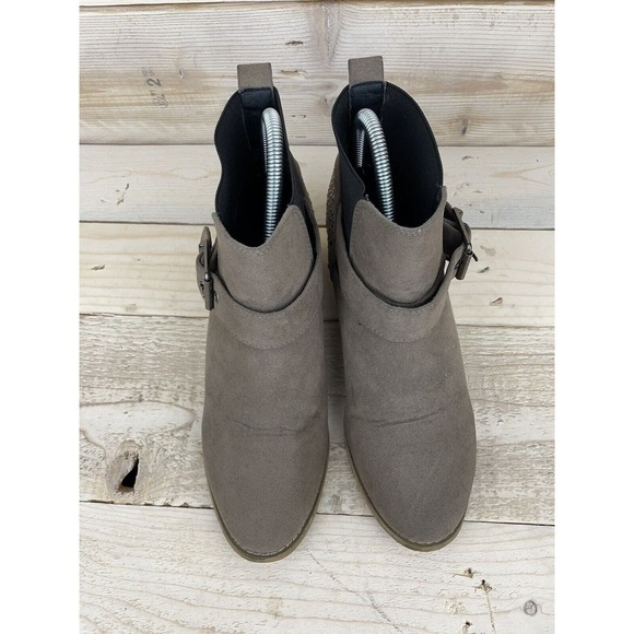 Wanted Women's Chelsea Ankle Boots Beige Jackson US Size 7.5 Studded Buckle - Picture 3 of 8